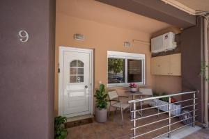 Maria apartment close to airport & city center