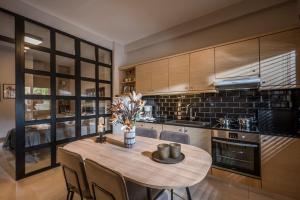 Maria apartment close to airport & city center