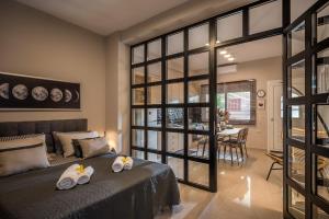 Maria apartment close to airport & city center