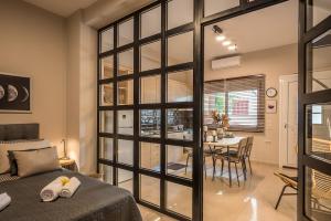 Maria apartment close to airport & city center