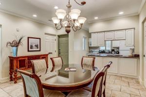 2519-20 Tennis Villas