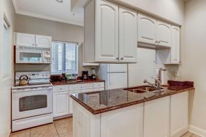 2519-20 Tennis Villas