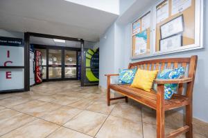 Island Winds East 707