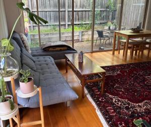 Cozy 2BDR Ivanhoe Unit with Modern Amenities