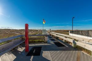 Island Winds East 808