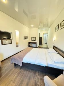 Apartment Mitskevycha Square 5