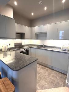 The Linen Loft - 2 Bed Luxury Apartment - Central Town Location