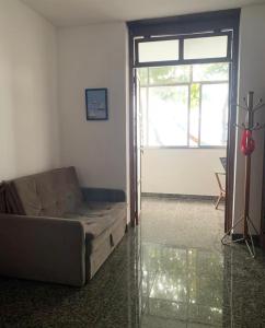 Apartamento de frente para o mar de Copacabana, com garagem