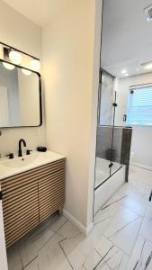 The Row House- Modern, Stylish and Newly Updated!