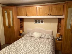 A & C Coastal Hideaway with outside Decking