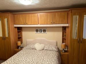 A & C Coastal Hideaway with outside Decking