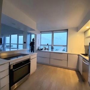 Penthouse 2 stroy 2 bedroom water views to share