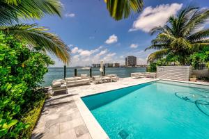 Bayview Villa by Rove Waterfront w Private Patio