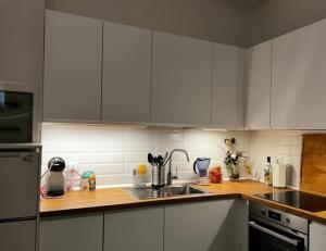 Cozy Modern 1 Bedroom Apartment 15 Min from Duomo