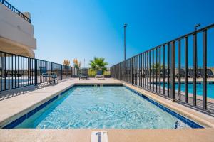 Island Winds West 172