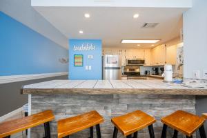 Island Winds West 179