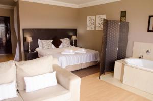 Three Oaks and an Aloe Boutique Hotel