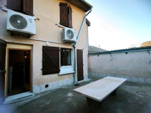 Le Celestya, confort au bord du rhône avec terrasse