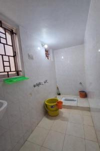 Private 3BHK Unit in Landmark 6BHK Building