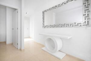 3 BEDROOM OCEAN VIEW PENTHOUSE WITH PRIVATE TERRACE & jACUZZI