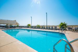 Island Winds West 380