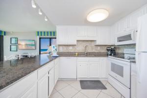 Island Winds West 380