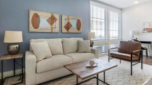 Landing Stunning 1BD Gym Clubhouse