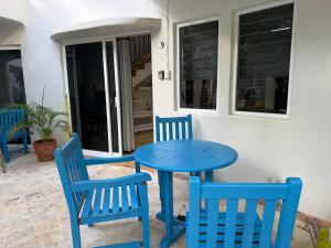 Blue angel 9 a pasos de la 5 Av y la playa