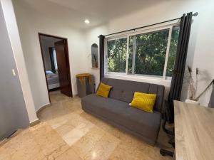 Blue angel 9 a pasos de la 5 Av y la playa