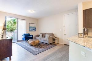 Spacious 3BR | Pool, Gym, Near Beach & Speedway