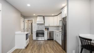 The Nomad 8BR Buyout 32 Guests in Hillsboro