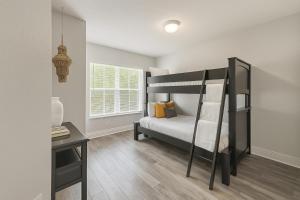 Disney-Area 3BR Townhome | Sleeps 9 | Pool + Gym