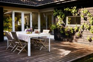 Personally Furnished Holiday Home Near The Beach