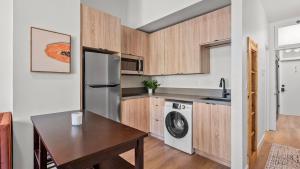 Culver Lofts B by AvantStay Steps to the Beach Restaurants Modern Studio