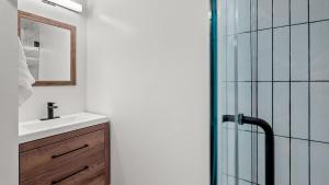 Culver Lofts B by AvantStay Steps to the Beach Restaurants Modern Studio