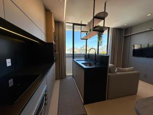 Jacuzzi e Piscina Aquecida • 120 m da Praia