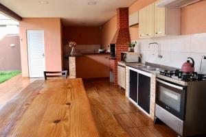 Casa com 1Suite mais 1Quarto Até 8 hóspedes