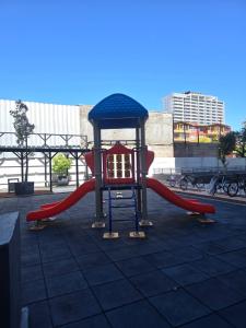 Nuevo céntrico con piscina y estacionamiento