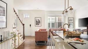 Hart Suite Buyout 7 by AvantStay Two Nashville Town Houses w Stunning Amenities Design