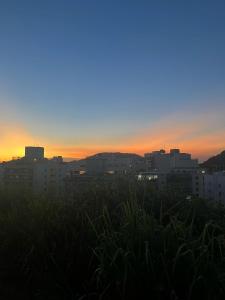 Apartamento Pé na Areia Enseada Guarujá