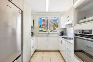 The Bay Apartments 15 - Rainbow Bay - Linen Provided - Min. 2 Night Stays Year Round