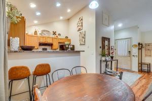 Arts and Crafts Townhome with Smokies View and Foosball