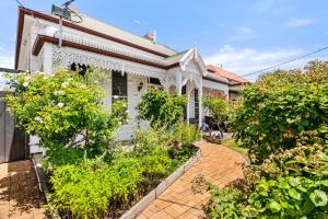 Light-Filled House Close to Cafés and Parks in Brunswick