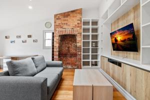 Light-Filled House Close to Cafés and Parks in Brunswick