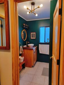 Tahoe Thunderbird Suite with Fireplace