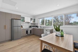 Neptune - 2 4 Hutton St Port Elliot Linen Included