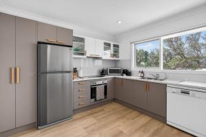 Neptune - 2 4 Hutton St Port Elliot Linen Included