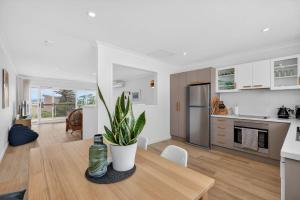 Neptune - 2 4 Hutton St Port Elliot Linen Included