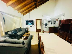 Alquiler Casa para 9 personas con Piscina en Pinamar Valeria del mar