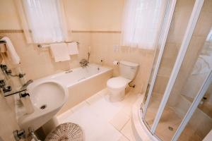 Dolphins Playground Beachfront B&B